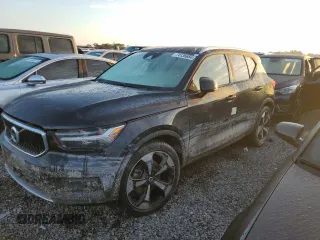 2021 Volvo XC40 Momentum z VIN YV4AC2HKXM2430316, wystawiony jako Copart lot #74136684 z przebiegiem Nie podano mil oraz Nie do naprawy • Non repairable. Historia ofert i sprzedaży dostępna na DreamBid. Obrazek 1.
