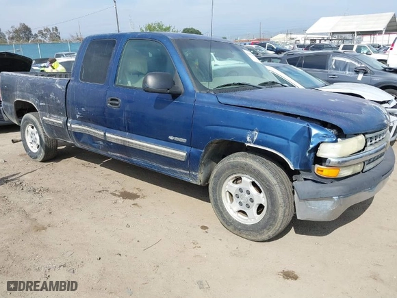 2002 Chevrolet Silverado 1500 LS with VIN 2GCEC19T921377935, listed as a IAAI auction lot 42053409 with 201,249 mi miles. Bid and sale history available at carsss.com. Image 1.