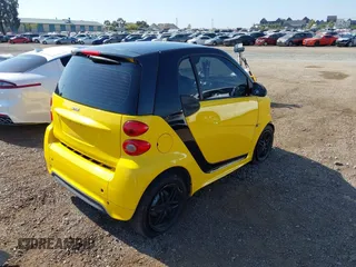 2015 Smart fortwo Passion с VIN WMEEJ3BA4FK807372, выставлен на аукционе IAAI как лот 42586849 с пробегом 229 904 миль миль и . История ставок и продаж доступна на DreamBid. Изображение 4.