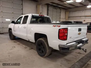 2019 Chevrolet Silverado 1500 LD LT with VIN 2GCVKPEC7K1130036, listed as a IAAI auction lot 41624615 with 114,902 mi miles. Bid and sale history available at carsss.com. Image 3.