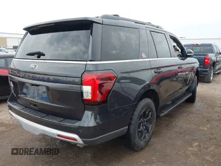 2022 Ford Expedition Timberline z VIN 1FMJU1RT5NEA03879, wystawiony jako IAAI lot #42065818 z przebiegiem 147 828 mil mil oraz . Historia ofert i sprzedaży dostępna na DreamBid. Obrazek 4.