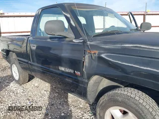 2001 Dodge 1500 z VIN 1B7HC16Y11S300200, wystawiony jako IAAI lot #41819890 z przebiegiem 183 806 mil mil oraz . Historia ofert i sprzedaży dostępna na DreamBid. Obrazek 6.