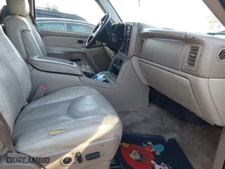 2003 GMC Yukon XL SLT with VIN 3GKFK16Z53G212509, listed as a IAAI auction lot 41858435 with 191,345 mi miles. Bid and sale history available at carsss.com. Image 5.