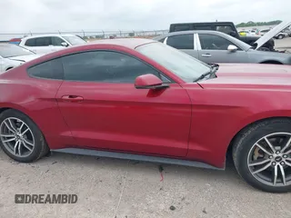 2015 Ford Mustang EcoBoost z VIN 1FA6P8THXF5349965, wystawiony jako IAAI lot #42107250 z przebiegiem 104 475 mil mil oraz . Historia ofert i sprzedaży dostępna na DreamBid. Obrazek 13.