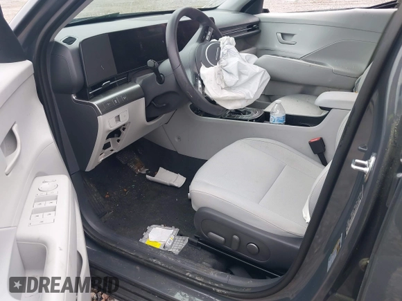 2025 Hyundai Kona SEL with VIN KM8HB3AB1SU209284, listed as a IAAI auction lot 41862270 with 13,678 mi miles. Bid and sale history available at carsss.com. Image 5.