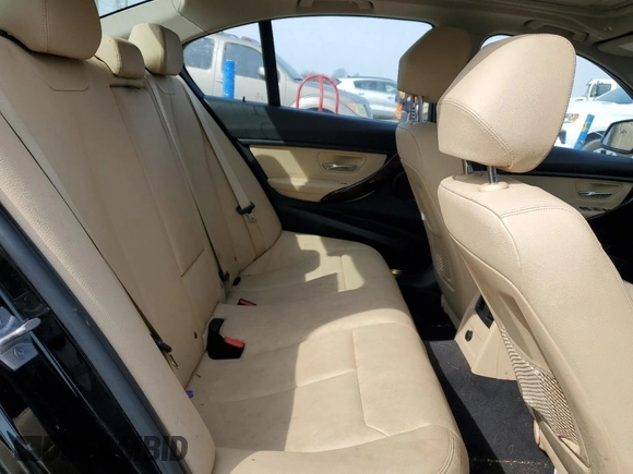 2018 BMW 3 Series 320i xDrive with VIN WBA8E5G52JNU47627, listed as a Copart auction lot 46192395 with 61,349 mi miles and Salvage Title. Bid and sale history available at carsss.com. Image 10.