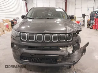 2022 Jeep Compass Latitude z VIN 3C4NJCBB1NT228814, wystawiony jako IAAI lot #41420501 z przebiegiem 36 993 mil mil oraz . Historia ofert i sprzedaży dostępna na DreamBid. Obrazek 12.