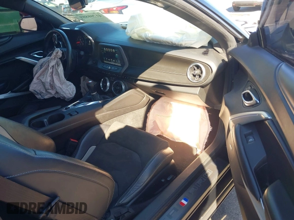 2018 Chevrolet Camaro 2SS with VIN 1G1FG1R70J0100573, listed as a IAAI auction lot 41708889 with 83,834 mi miles and . Bid and sale history available at DreamBid. Image 5.