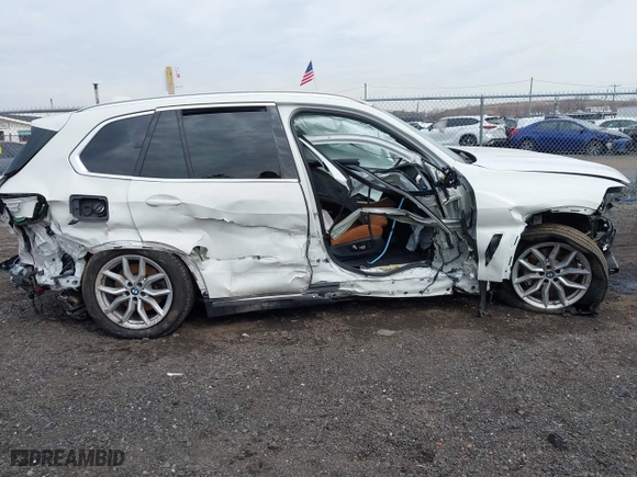 2023 BMW X5 xDrive40i with VIN 5UXCR6C00P9P33221, listed as a IAAI auction lot 41631391 with 19,023 mi miles. Bid and sale history available at carsss.com. Image 14.