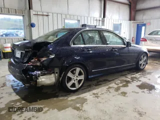 2011 Mercedes-Benz C 300 Sport z VIN WDDGF8BB9BR135198, wystawiony jako Copart lot #58187185 z przebiegiem 102 248 mil mil oraz Czysty tytuł • Clean title. Historia ofert i sprzedaży dostępna na DreamBid. Obrazek 3.