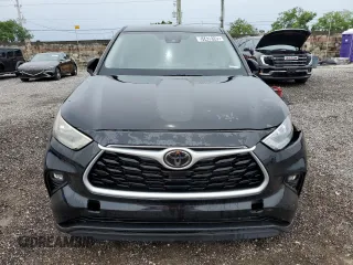 2022 Toyota Highlander LE z VIN 5TDBZRBH2NS181130, wystawiony jako Copart lot #51439145 z przebiegiem 80 927 mil mil oraz Czysty tytuł • Clean title. Historia ofert i sprzedaży dostępna na DreamBid. Obrazek 5.