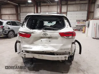 2018 Toyota Highlander Limited z VIN 5TDDZRFH3JS827093, wystawiony jako IAAI lot #42181696 z przebiegiem 63 396 mil mil oraz . Historia ofert i sprzedaży dostępna na DreamBid. Obrazek 17.