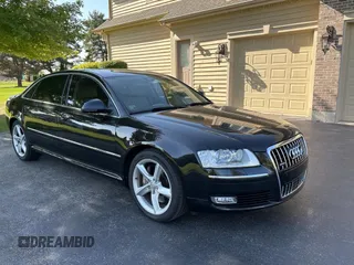 2010 Audi A8 z VIN WAURVAFA8AN008878, wystawiony jako Copart lot #75652284 z przebiegiem 85 373 mil mil oraz Szkoda całkowita • Salvage title. Historia ofert i sprzedaży dostępna na DreamBid. Obrazek 1.