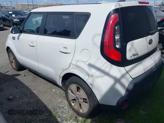 2015 Kia Soul z VIN KNDJN2A27F7230622, wystawiony jako IAAI lot #41598447 z przebiegiem 234 233 mil mil oraz . Historia ofert i sprzedaży dostępna na DreamBid. Obrazek 3.