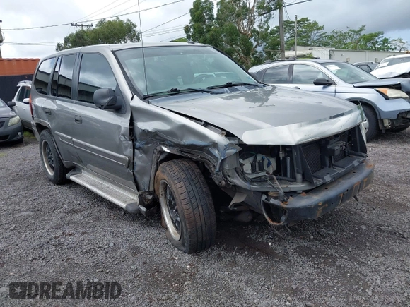 2005 GMC Envoy SLT z VIN 1GKDS13S152161472, wystawiony jako IAAI lot #40110978 z przebiegiem 141 908 mil mil oraz . Historia ofert i sprzedaży dostępna na DreamBid. Obrazek 1.