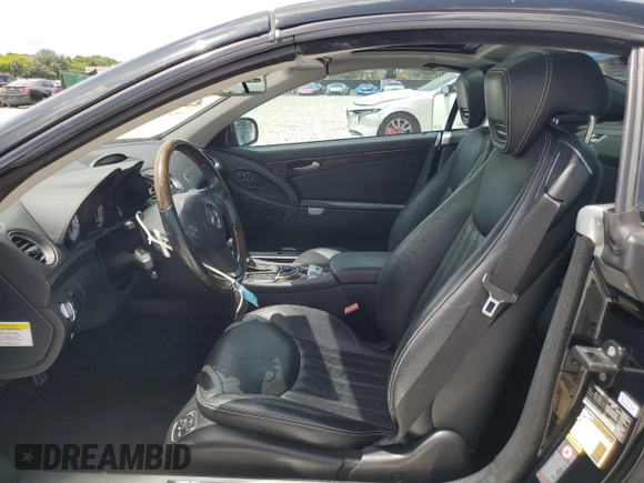 2012 Mercedes-Benz SL 550 z VIN WDBSK7BA2CF168126, wystawiony jako Copart lot #63101815 z przebiegiem 56 193 mil mil oraz Szkoda całkowita • Salvage title. Historia ofert i sprzedaży dostępna na DreamBid. Obrazek 7.