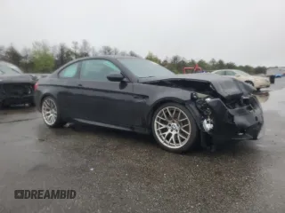 2013 BMW M3 z VIN WBSKG9C59DJ593396, wystawiony jako Copart lot #55317305 z przebiegiem 49 651 mil mil oraz Szkody całkowita. Historia ofert i sprzedaży dostępna na DreamBid. Obrazek 4.