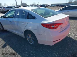 2017 Hyundai Sonata SE with VIN 5NPE24AFXHH532624, listed as a IAAI auction lot 41390936 with 117,254 mi miles. Bid and sale history available at carsss.com. Image 3.