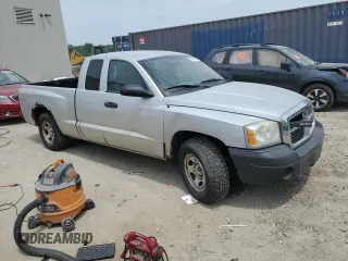 2006 Dodge Dakota ST z VIN 1D7HE22K56S580539, wystawiony jako Copart lot #60862435 z przebiegiem 159 804 mil mil oraz Czysty tytuł • Clean title. Historia ofert i sprzedaży dostępna na DreamBid. Obrazek 4.
