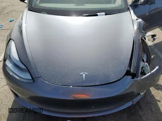 2023 Tesla Model 3 z VIN 5YJ3E1EA2PF680355, wystawiony jako Copart lot #60760225 z przebiegiem 17 270 mil mil oraz Szkoda całkowita • Salvage title. Historia ofert i sprzedaży dostępna na DreamBid. Obrazek 11.