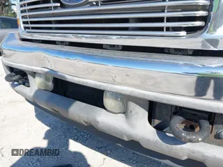 2001 Ford Super Duty F-250 XL with VIN 1FTNW21F71EB25519, listed as a IAAI auction lot 41501368 with 277,130 mi miles. Bid and sale history available at carsss.com. Image 15.