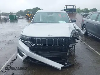 2024 Jeep Grand Cherokee с VIN 1C4RJYB69RC117334, выставлен на аукционе IAAI как лот 42443860 с пробегом 31 535 миль миль и . История ставок и продаж доступна на DreamBid. Изображение 12.