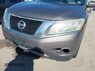 2013 Nissan Pathfinder Platinum with VIN 5N1AR2MNXDC678198, listed as a IAAI auction lot 41647304 with 196,601 mi miles. Bid and sale history available at carsss.com. Image 12.