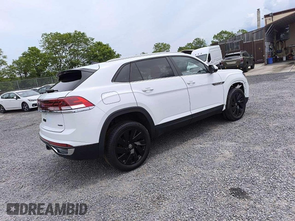 2024 Volkswagen Atlas SE z VIN 1V2KE2CA8RC228414, wystawiony jako Copart lot #58786605 z przebiegiem 11 715 mil mil oraz Szkoda całkowita • Salvage title. Historia ofert i sprzedaży dostępna na DreamBid. Obrazek 4.