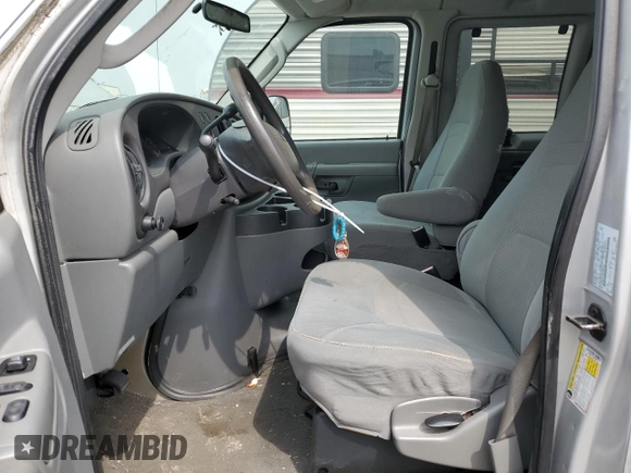 2008 Ford Econoline Passenger XL with VIN 1FBNE31LX8DA80174, listed as a Copart auction lot 51959524 with 109,586 mi miles and Clean Title. Bid and sale history available at carsss.com. Image 7.