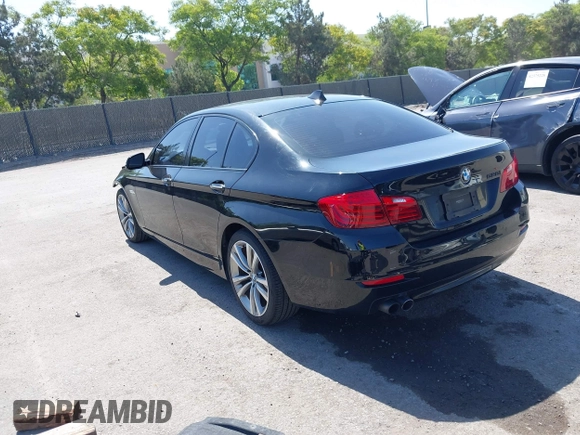 2016 BMW 5 Series 528i z VIN WBA5A5C50GG355305, wystawiony jako IAAI lot #42386374 z przebiegiem 136 439 mil mil oraz . Historia ofert i sprzedaży dostępna na DreamBid. Obrazek 3.