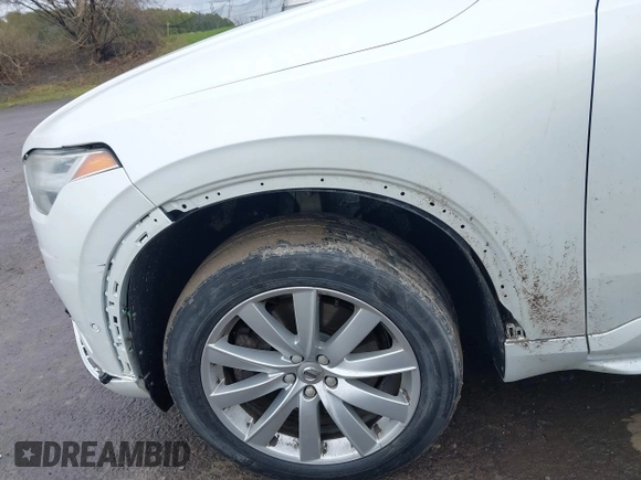 2017 Volvo XC90 Momentum with VIN YV4A22PK7H1134864, listed as a IAAI auction lot 42013875 with 200,367 mi miles. Bid and sale history available at carsss.com. Image 6.