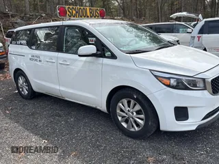 2018 Kia Sedona L with VIN KNDMA5C11J6409820, listed as a Copart auction lot 49841755 with 141,619 mi miles and Clean Title. Bid and sale history available at carsss.com. Image 1.