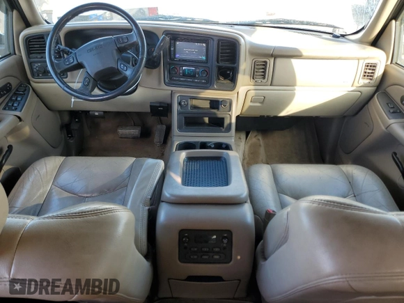 2004 GMC Yukon XL SLT with VIN 3GKGK26G04G233021, listed as a Copart auction lot 42993595 with 144,425 mi miles and Salvage Title. Bid and sale history available at carsss.com. Image 8.