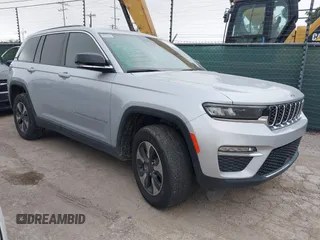 2024 Jeep Grand Cherokee с VIN 1C4RJYB69R8516697, выставлен на аукционе IAAI как лот 42401688 с пробегом 19 452 миль миль и . История ставок и продаж доступна на DreamBid. Изображение 1.