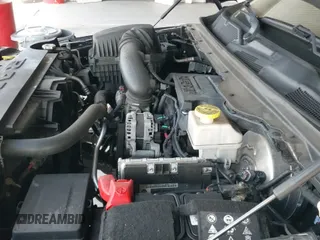 2020 Ram 1500 Big Horn z VIN 1C6RREFT0LN373453, wystawiony jako IAAI lot #42589862 z przebiegiem 93 768 mil mil oraz . Historia ofert i sprzedaży dostępna na DreamBid. Obrazek 19.