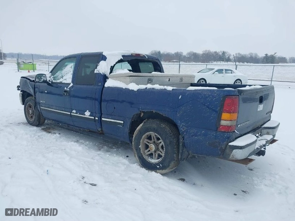 2001 Chevrolet Silverado 1500 LS with VIN 2GCEC19V111308544, listed as a IAAI auction lot 41568621 with 391,412 mi miles. Bid and sale history available at carsss.com. Image 3.