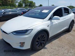 2016 Tesla Model X 70D z VIN 5YJXCBE25GF029372, wystawiony jako IAAI lot #42325335 z przebiegiem 80 071 mil mil oraz . Historia ofert i sprzedaży dostępna na DreamBid. Obrazek 17.