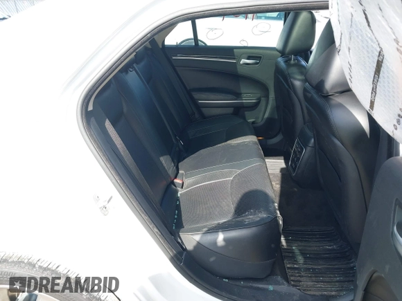 2016 Chrysler 300 with VIN 2C3CCAET1GH165675, listed as a IAAI auction lot 41689151 with 195,094 mi miles. Bid and sale history available at carsss.com. Image 8.
