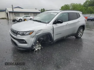 2024 Jeep Compass Latitude Lux with VIN 3C4NJDFN4RT134099, listed as a Copart auction lot 58906095 with 4,257 mi miles and Salvage title. Bid and sale history available at DreamBid. Image 1.