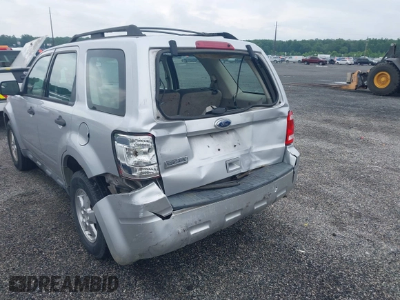2011 Ford Escape XLS с VIN 1FMCU0C73BKB19965, выставлен на аукционе IAAI как лот 42669153 с пробегом 183 982 миль миль и . История ставок и продаж доступна на DreamBid. Изображение 6.