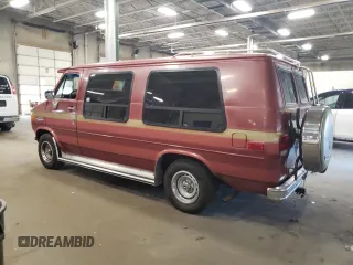 1985 Chevrolet Chevy Van z VIN 2GBEG25HXF4135062, wystawiony jako Copart lot #72788474 z przebiegiem 463 869 mil mil oraz Szkody całkowita. Historia ofert i sprzedaży dostępna na DreamBid. Obrazek 2.