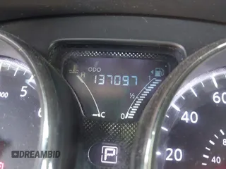 2016 Nissan Versa SV z VIN 3N1CN7AP1GL858032, wystawiony jako IAAI lot #42266679 z przebiegiem 137 097 mil mil oraz . Historia ofert i sprzedaży dostępna na DreamBid. Obrazek 15.