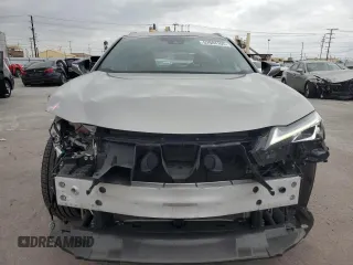 2019 Lexus UX 200 z VIN JTHY3JBH2K2017553, wystawiony jako Copart lot #52984105 z przebiegiem 22 187 mil mil oraz Szkoda całkowita • Salvage title. Historia ofert i sprzedaży dostępna na DreamBid. Obrazek 5.