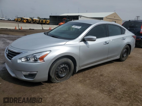 2015 Nissan Altima SV z VIN 1N4AL3AP5FC200829, wystawiony jako Copart lot #50827025 z przebiegiem 135 931 mil mil oraz Czysty tytuł • Clean title. Historia ofert i sprzedaży dostępna na DreamBid. Obrazek 1.