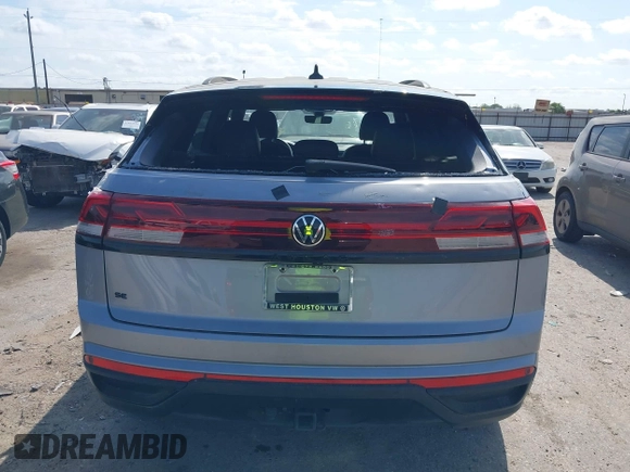 2024 Volkswagen Atlas SE with VIN 1V2WE2CA0RC201550, listed as a IAAI auction lot 42048995 with 47,181 mi miles and . Bid and sale history available at DreamBid. Image 16.