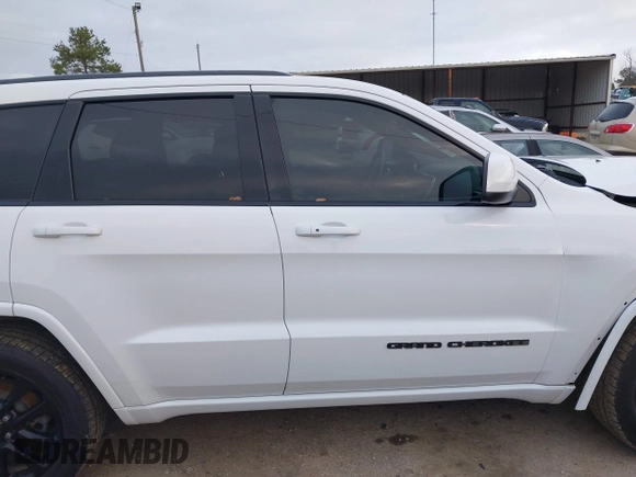 2018 Jeep Grand Cherokee Laredo E with VIN 1C4RJEAG6JC339813, listed as a IAAI auction lot 41239612 with 109,443 mi miles. Bid and sale history available at carsss.com. Image 13.