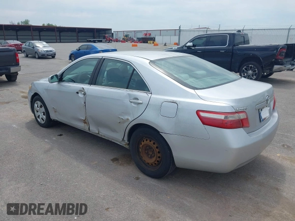 2009 Toyota Camry z VIN 4T1BE46K99U313351, wystawiony jako IAAI lot #42185255 z przebiegiem 331 791 mil mil oraz . Historia ofert i sprzedaży dostępna na DreamBid. Obrazek 3.