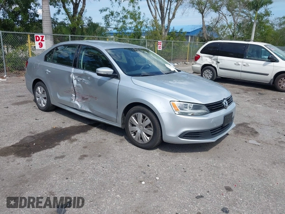 2012 Volkswagen Jetta SE с VIN 3VWDP7AJ5CM309846, выставлен на аукционе IAAI как лот 41795013 с пробегом 104 549 миль миль и . История ставок и продаж доступна на DreamBid. Изображение 1.