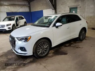 2022 Audi Q3 Premium with VIN WA1AUCF39N1047969, listed as a Copart auction lot 70757204 with 30,800 mi miles and Salvage Title. Bid and sale history available at carsss.com. Image 1.