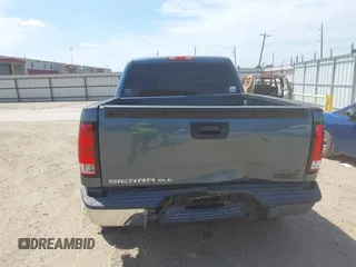 2010 GMC Sierra 1500 SLE z VIN 3GTRKVE35AG209183, wystawiony jako IAAI lot #42064516 z przebiegiem Nie podano mil oraz . Historia ofert i sprzedaży dostępna na DreamBid. Obrazek 16.